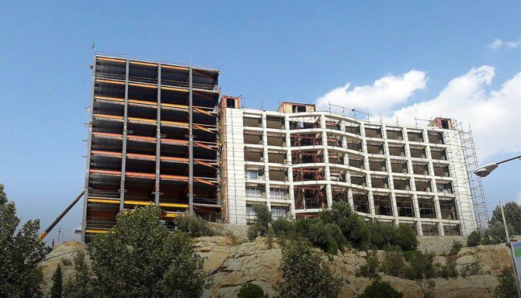 هتل پنج ستاره صخره‌ای خرم‌آباد