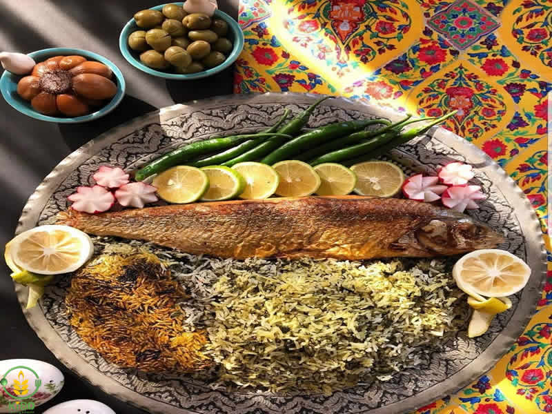 سبزی پلو با ماهی شکم‌پر