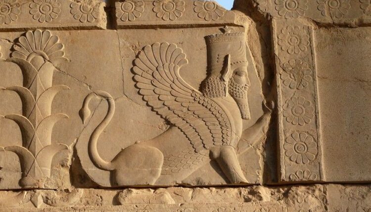 آثار هخامنشیان