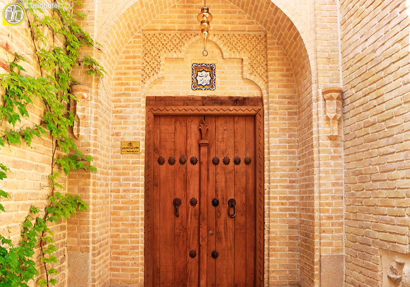 اقامتگاه سنتی عمارت ایرانمهر شیراز
